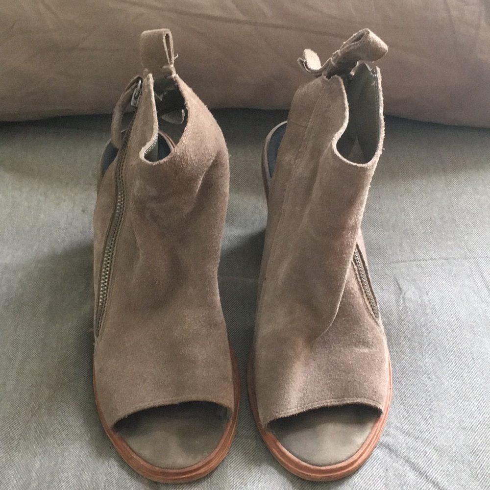 Dolce Vita peep toe booties